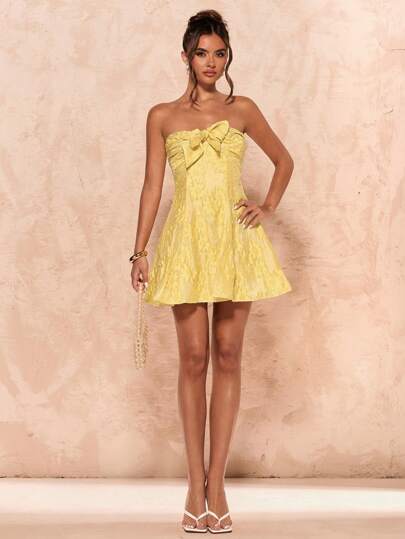 SHEIN BAE 春夏女装纯黄色露肩碎花立体纹理露背A字迷你连衣裙，女士夏季连衣裙，婚礼宾客礼服女士，毕业礼服，女士黄色连衣裙，奶油黄色连衣裙，度假礼服，生日礼服