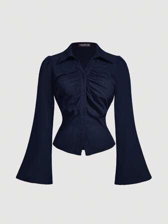 SHEIN MOD Damen Große Größen Bluse mit V-Ausschnitt, Rüschen und weiten Ärmeln, taillierter Schnitt, marineblau, langärmlig, hexenhafte Kleidung, Knopfleiste, Konzertoutfit für Frauen, Damenmode, marineblau Damenkombinationen