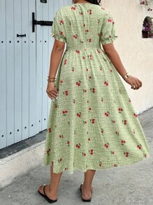 SHEIN Clasi 大码休闲度假风数码印花短袖连衣裙