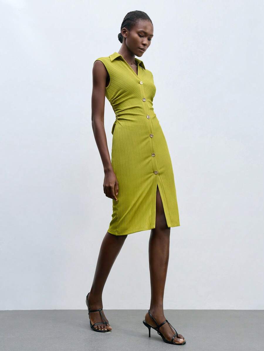 Maija 绿色衬衫领金属纽扣修身中长连衣裙，夏季现代都市风格 - 綠色 - 查看 1