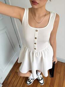SHEIN Vestido corto de verano casual y cómodo para adolescentes, con cuello redondo, sin mangas y decoración de botones en color blanco - Blanco - Ver 5