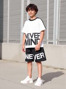 SHEIN Tween男孩口號圖形對比邊縫t恤和短褲套裝 - 黑與白 - 查看 1