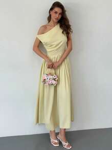 Aloruh Vestido de mujer de longitud media, de nueva llegada para primavera/verano, con hombros oblicuos, plisado y bajo asimétrico, en un estilo minimalista y de oficina para el traslado, en color amarillo claro - Amarillo claro - Ver 7
