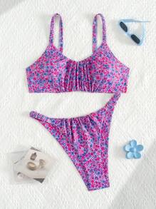 SHEIN Swim Mod 加大码 2 件植物印花褶皱前短款上衣和褶皱腰休闲宽松女式沙滩装套装 - 彩色 - 查看 1
