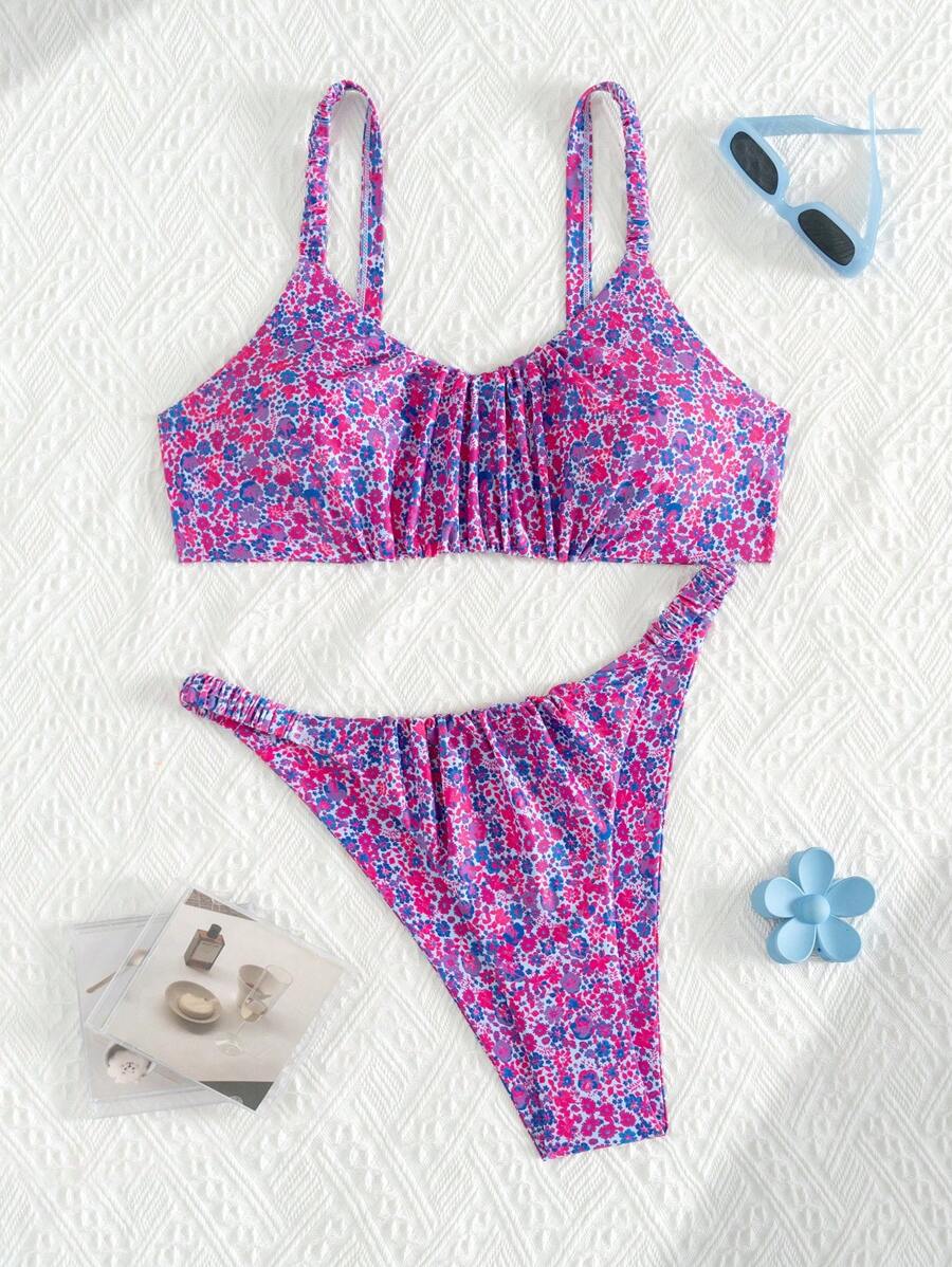 SHEIN Swim Mod 加大码 2 件植物印花褶皱前短款上衣和褶皱腰休闲宽松女式沙滩装套装 - 彩色 - 查看 1