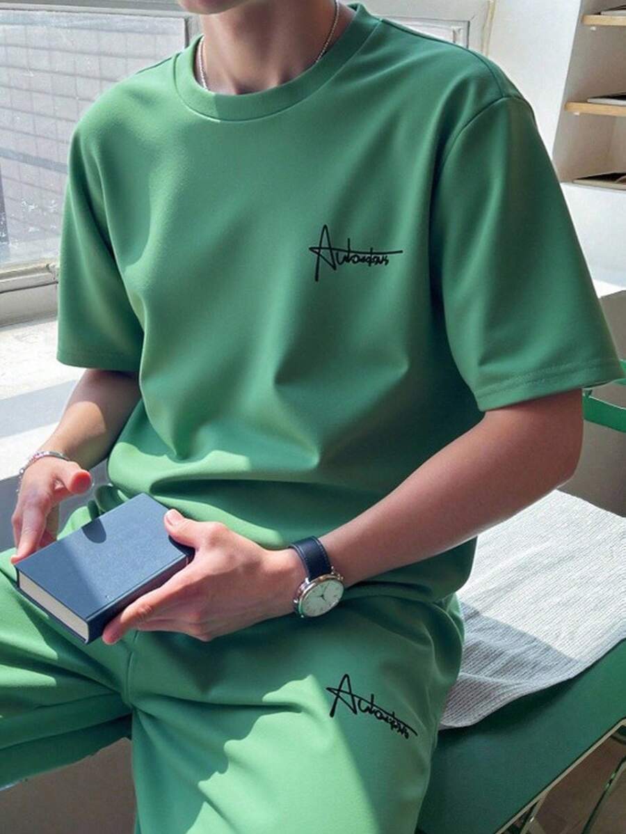 SHEIN 2 件套青少年男孩休闲百搭舒适极具吸引力的字母印花针织短袖 T 恤和短裤,都市休闲风格 - 薄荷綠 - 查看 1