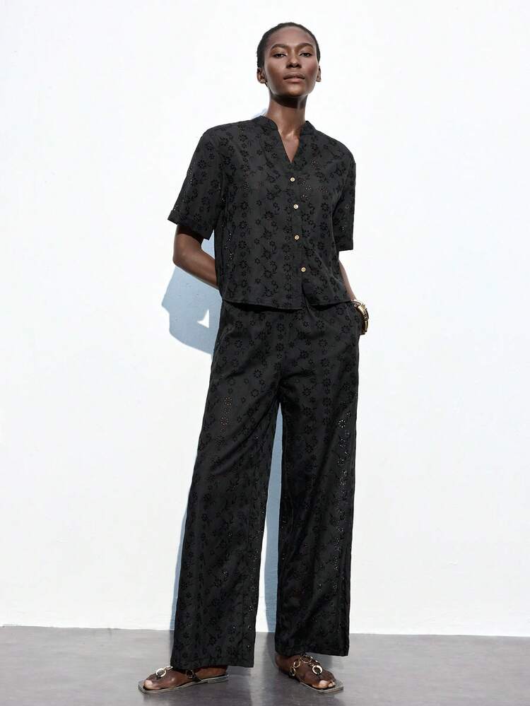 SHEIN Maija Czarna bluzka z haftem i dekoltem w serek, z krótkim rękawem, damska, luźna, wygodna, na wakacje, na plażę, na festiwal muzyki country, uniwersalna