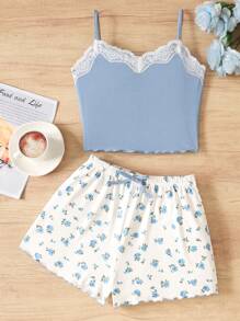 SHEIN Conjunto de pijama para adolescentes con top camisero de contraste de encaje y shorts con volantes de estampado floral disperso