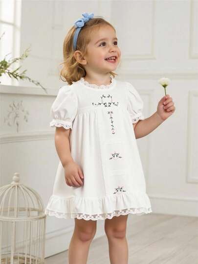 SHEIN 嬰兒女孩優雅時尚的純色織物刺繡連衣裙，配有荷葉邊和刺繡細節，夏季款