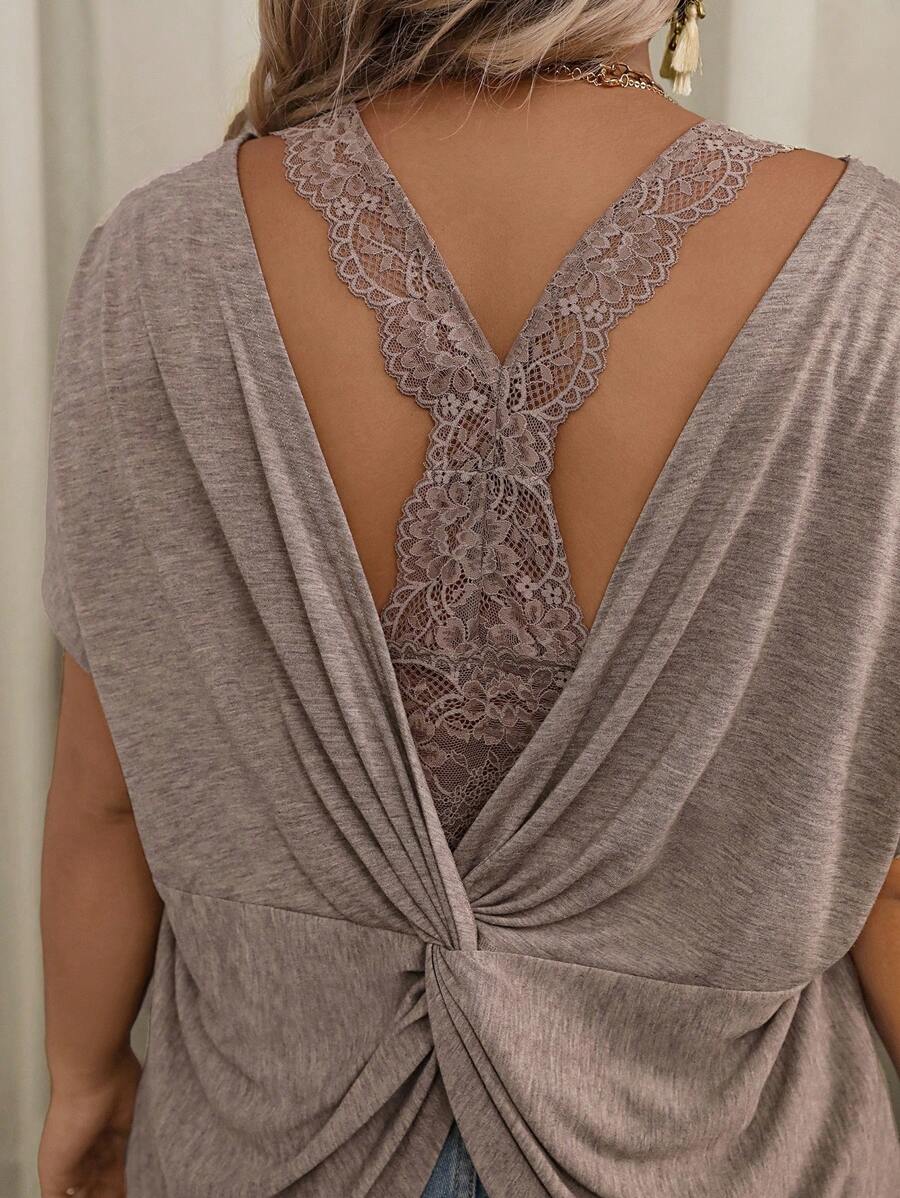 SHEIN VCAY 加大码女款撞色蕾丝后背扭纹蝙蝠袖短袖 T 恤，适合夏季 Y2K 露背上衣、女款外出上衣、女款街头潮流朋克露背装、返校装、乡村音乐会装、西部摇滚风、秋季机场装、复古风、约会之夜、办公室装、波西米亚风、复古旅行装、机场俱乐部装