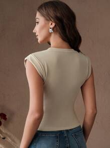 SHEIN Unity Crop Top With High Neck And Fishbone Design, Figure Flattering - Coffee Brown - View 2