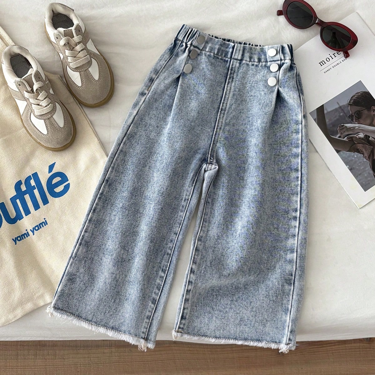Jeans de pierna ancha con detalles de botones, cintura elástica y bajo sin acabar, para niñas, de uso casual y versátil para todo tipo de ocasiones