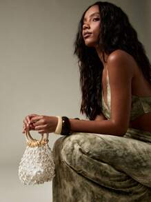 MISSGUIDED Bolso de mano de macramé estilo boho de ganchillo, bolso de playa tejido a mano con asa de madera, bolso de tote de verano ligero y retro