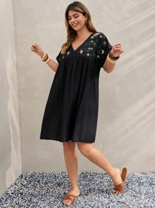 EMERY ROSE Plus Size Women V-Neck Embroidered Short Casual Dress - Black - View 5