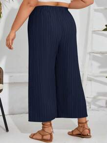 SHEIN Frenchy Pantalones anchos y cortos de talla grande con textura y cordones para vacaciones, en unicolor