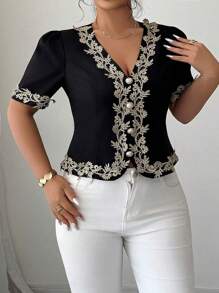 Elenzga Blusa de manga corta con cuello en V elegante y refinada, con detalles de volantes y contraste de color en la cintura, adecuada para salidas, citas, compras y otras ocasiones para mujeres de talla grande