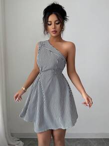 Elenzga 女式条纹不对称领口褶饰腰部不对称下摆连衣裙 - 黑與白 - 查看 4