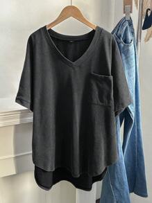 SHEIN EZwear Plus Size Women V-Neck Casual Oversized T-Shirt With Pocket, High-Low Hem, Short Sleeve,Holiday Outfits,Summer,Vacation,European Summer,Streetwear,Y2K,Country,Beach,2000s Style,Cotton,Western,Country Concert,School - Black - View 5