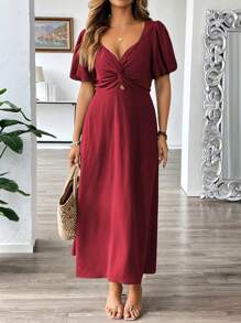 SHEIN Clasi 大码女式法式度假优雅心形领扭纹前部 A 字型泡泡袖长裙，春夏