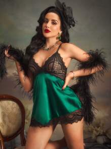 绿色缎面内衣，撞色蕾丝边和细肩带迷你连衣裙，适合女士外出穿着