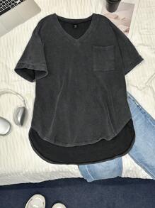 SHEIN EZwear Plus Size Women V-Neck Casual Oversized T-Shirt With Pocket, High-Low Hem, Short Sleeve,Holiday Outfits,Summer,Vacation,European Summer,Streetwear,Y2K,Country,Beach,2000s Style,Cotton,Western,Country Concert,School - Black - View 1