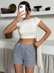 Shorts alti a vita alta a righe da donna per vacanze estive in spiaggia, stile casual per vacanze in spiaggia