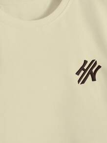 Manfinity Homme Bộ đồ nam áo thun cổ tròn tay ngắn in chữ kèm quần short cạp rút, màu kaki, áo thun họa tiết, áo thun họa tiết và quần short, trang phục thường ngày hai mảnh cho nam - Nhiều màu - Xem 4