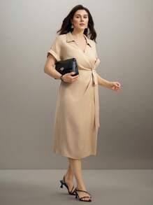 SHEIN Clasi Vestido cruzado elegante para mujer de talla grande, de tela texturizada cómoda, adecuado para ir al trabajo y uso diario, ropa de verano para mujer - Caqui - Ver 5