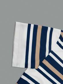 Claim Dot Áo thun polo tay ngắn dáng rộng họa tiết sọc màu phong cách đường phố INS dành cho nam. Phù hợp cho các lễ hội âm nhạc và trang phục thường ngày. Món quà tuyệt vời cho bạn trai hoặc chồng, phong cách đường phố và Y2K. - Nhiều màu - Xem 4