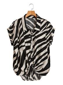 SHEIN LUNE Plus Size Women Summer Zebra Print Batwing Sleeve Single-Breasted Blouse Beach Outfits For Woman Old Money Boho Linen Holiday Business Casual Button Up Shirt Women Funny Shirts Linen Shirt Going Out Tops Women Teacher Outfits For Women - Black and White - View 7