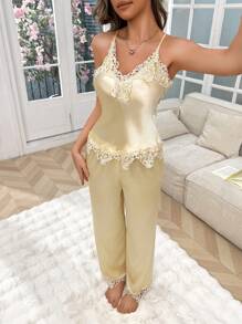 SHEIN Conjunto de lencería sexy de mujer con encaje, tirantes cruzados y espalda descubierta de seda sintética