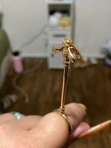 SHEIN 1pc, Golden Bee Cigarette Holder, Elegant Cigarette Holder Ring Rack, Cigarette Finger Clip Ring Holder