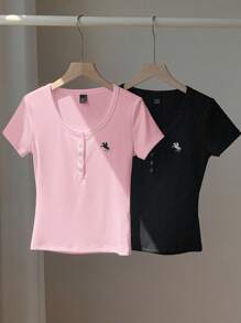 Comfortcana Conjunto de 2 camisetas femininas plus size pretas e rosa casuais com bordado de cavaleiro e fechamento frontal com botões. Blusas caneladas femininas, tops cropped femininos, camisetas Henley femininas, roupas de outono para mulheres. - Rosa - Ver 6