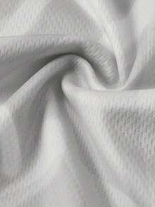 SHEIN 2 szt. Chłopięcy sportowy, sportowy, z nadrukiem graficznym, okrągłym dekoltem, krótkim rękawem, zestaw koszul i spodenek, odpowiedni do dojazdów do pracy, szkoły, codziennego noszenia, odpowiedni do uprawiania sportu, biegania, koszykówki, zajęć na świeżym powietrzu, wiosna/lato