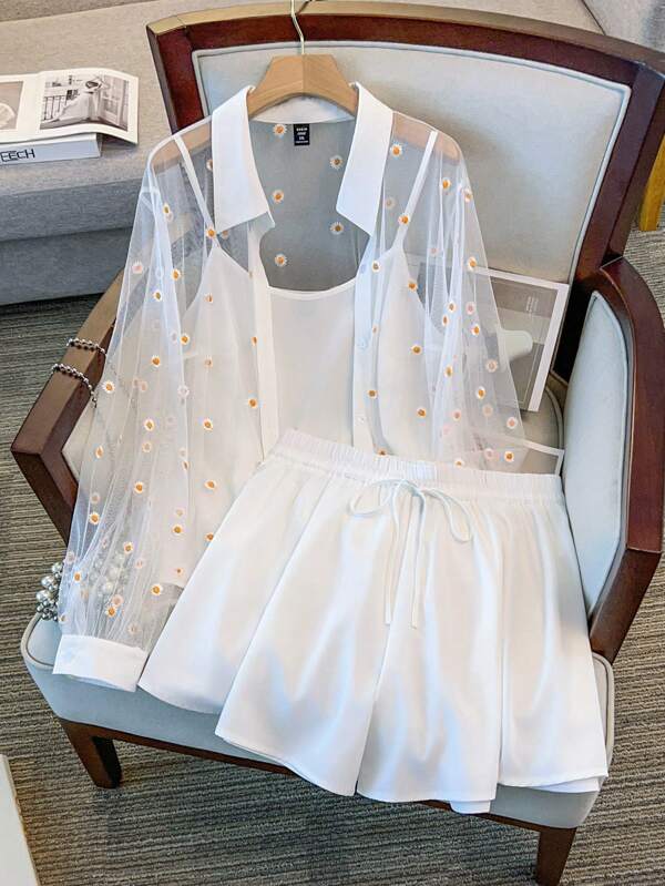 Regalyn Set 3 piese pentru femei mărimi mari: cămașă transparentă brodată, top camisol și pantaloni scurți, ținută elegantă casual de vară, de zi cu zi