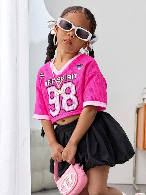 Camiseta corta casual de punto con cuello en V y estampado numérico para niña