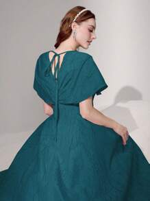 Poshira 女式优雅纹理面料 V 领披肩袖收腰喇叭下摆鸡尾酒会连衣裙 - 綠色 - 查看 3