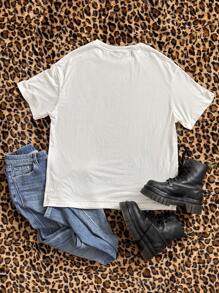 SHEIN EZwear 大码休闲简约复古黑白玫瑰图案女式圆领短袖宽松大码女式T恤 - 白色 - 查看 3