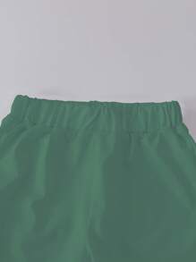 SHEIN 1 套年轻男孩运动风格服装，白色图案 T 恤带有泼墨效果足球印花，绿色短裤带有“SOCCER”文字，短袖 T 恤和短裤适合夏季，适合日常足球比赛 - 彩色 - 查看 8