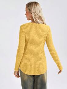 SHEIN LUNE Camiseta casual de mujer de manga larga con cuello en V y botones de unicolor para el otoño