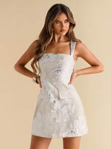 SHEIN BAE 纯淡蓝色方领细肩带露背简约提花花卉面料迷你连衣裙，适合约会、伴娘、毕业、春夏季 - 白色 - 查看 4