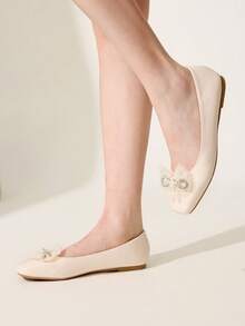 CUCCOO CHICEST 女鞋，新款秋冬闪亮水晶蝴蝶结网眼方头平底鞋，优雅甜美时尚舒适米色仿皮正装鞋，芭蕾平底鞋，适合下午茶、约会、优雅装扮、校园风格、生日派对、圣诞节、感恩节、情人节 - 米色 - 查看 3