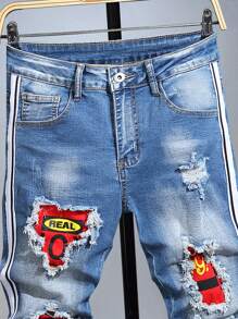 Manfinity LEGND Denim Denim Casuais Rasgados com Impressão de Letras no Bolso para Homens - Lavagem Média - Visão 3