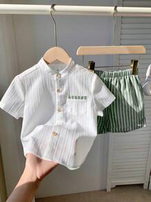 SHEIN 2 件套年轻男孩休闲运动学院纹理面料立领衬衫深棕色条纹短裤适合儿童服装、男孩服装、返校男孩套装、衬衫套装，适合生日派对、晚会、表演、婚礼、洗礼、返校仪式、日常生活、适合上学、适合旅行、适合运动、适合春夏季节。 - 綠色 - 查看 5
