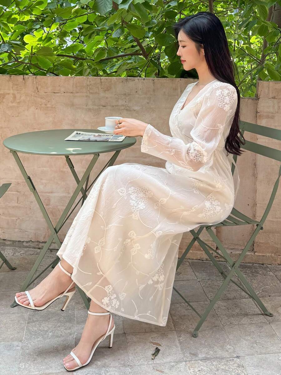 DAZY Einfarbiges Jacquard-Gewebe Taille geschnürt Langarm Schräger Kragen Spaghetti-Träger 2 in 1 Bindeband Elegantes Resort Maxikleid für Damen, Herbst