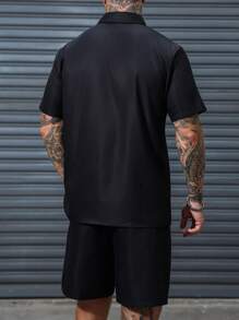 Manfinity LEGND Conjunto de camisa de manga corta con estampado de león y shorts de verano para hombre
