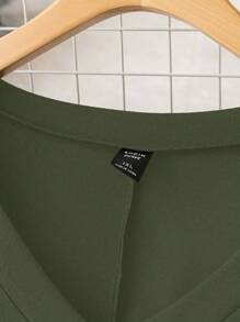 SHEIN CURVE+ 加大码加大码V领宽松针织套头T恤 - 軍綠色 - 查看 5