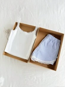 SHEIN Tween Girl Casual Simple Comfortable Floral Trim Bow Decor Tank Top And Heart Decorative Shorts Set