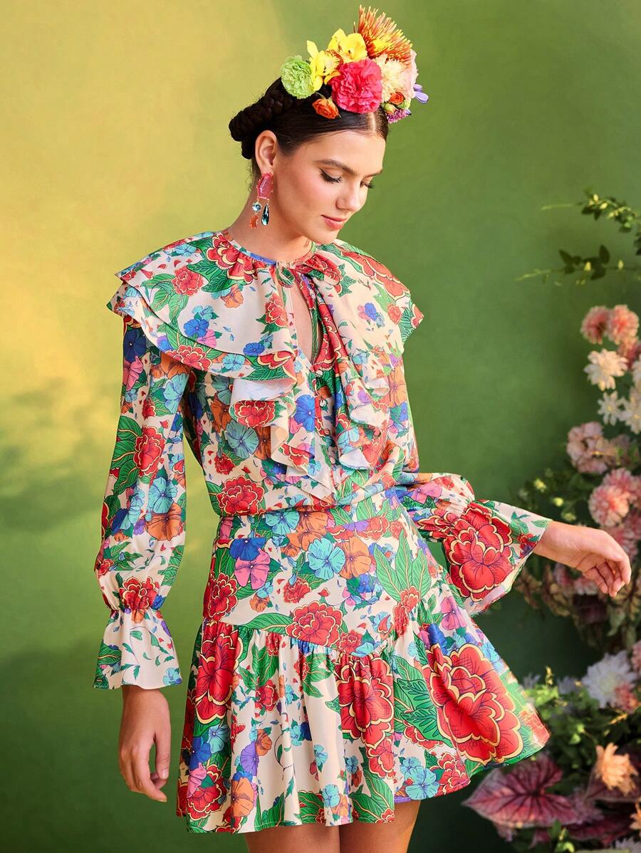 Redefinition Frida Kahlo X SHEIN X Designer بلوزة نسائية بطبعات زهور ذات أكمام بيشوب طويلة ورقبة مكشكشة وأزرار للصيف والعطلات والأجازات - متعدد الألوان - مشاهدة 1