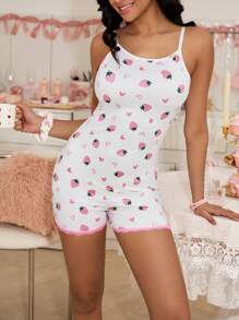 SweetSlumber Comfortabele cami en shorts met aardbeienhartprint voor dames, stijlvol